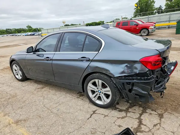 WBA8D9G30HNU62226 2017 BMW 3ER - Image 2