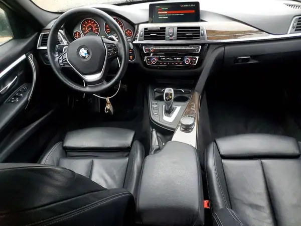 WBA8D9G30HNU66552 2017 BMW 3ER - Image 8