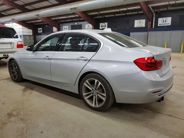 WBA8D9G31HNU61831 2017 BMW 3ER - Image 2