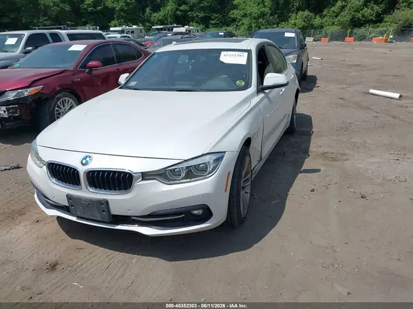 WBA8D9G31HNU61960 2017 BMW 3ER - Image 2