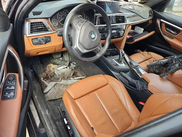 WBA8D9G31HNU62039 2017 BMW 3ER - Image 8