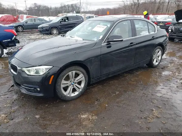 WBA8D9G31HNU62171 2017 BMW 3ER - Image 2