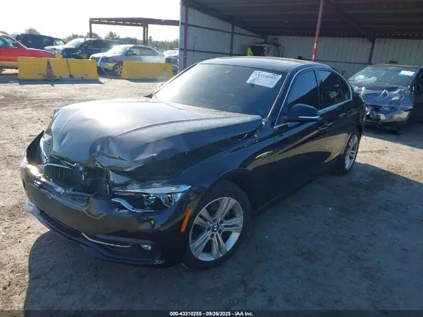 WBA8D9G31HNU62610 2017 BMW 3ER - Image 2