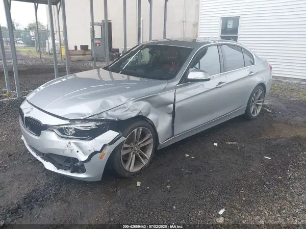 WBA8D9G31HNU66561 2017 BMW 3ER - Image 2