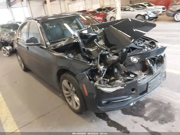 WBA8D9G32HNU61515 2017 BMW 3ER - Image 1