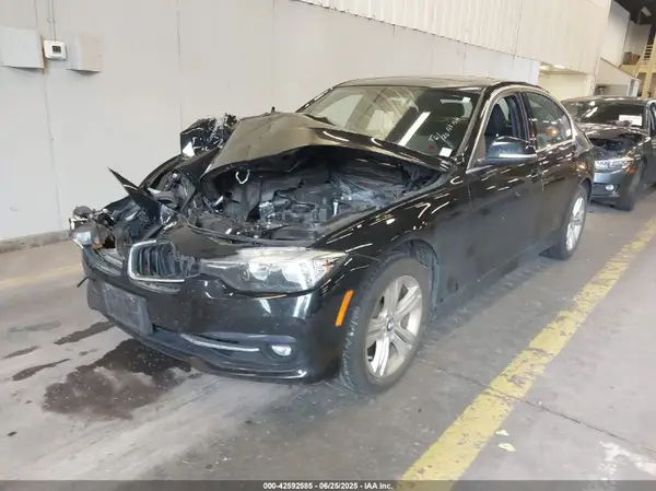 WBA8D9G32HNU61515 2017 BMW 3ER - Image 2