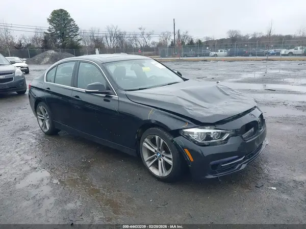 WBA8D9G32HNU63166 2017 BMW 3ER - Image 1