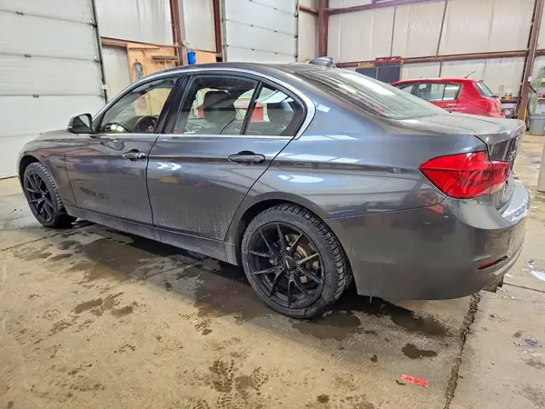 WBA8D9G32HNU64317 2017 BMW 3ER - Image 2