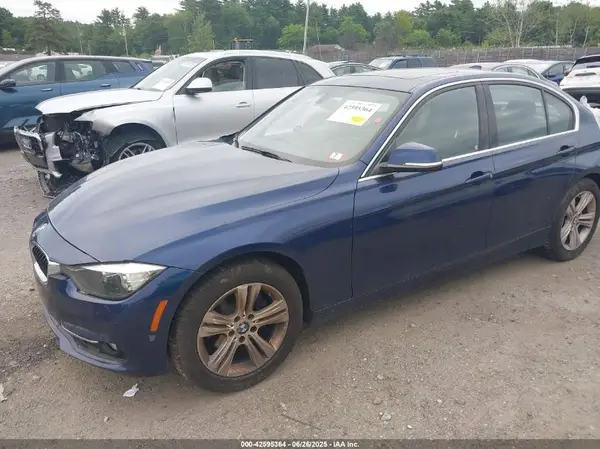 WBA8D9G32HNU65368 2017 BMW 3ER - Image 2