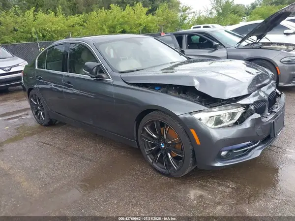WBA8D9G32HNU65631 2017 BMW 3ER - Image 1