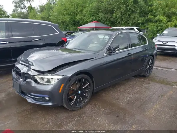 WBA8D9G32HNU65631 2017 BMW 3ER - Image 2