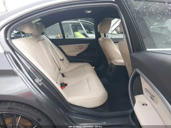WBA8D9G32HNU65631 2017 BMW 3ER - Image 8