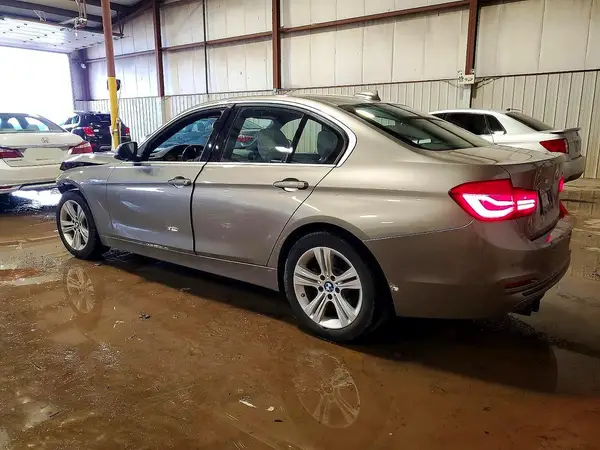 WBA8D9G32HNU66178 2017 BMW 3ER - Image 2