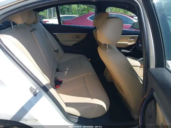 WBA8D9G33HNU62673 2017 BMW 3ER - Image 8