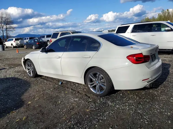 WBA8D9G33HNU63161 2017 BMW 3ER - Image 2