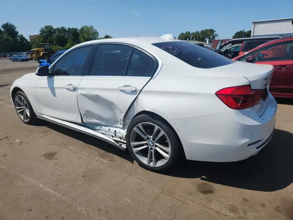 WBA8D9G33HNU64066 2017 BMW 3ER - Image 2