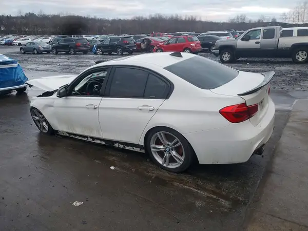 WBA8D9G33HNU64648 2017 BMW 3ER - Image 2