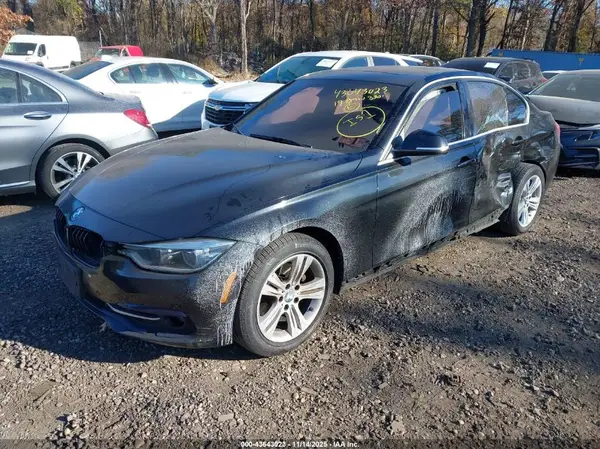 WBA8D9G33HNU65069 2017 BMW 3ER - Image 2