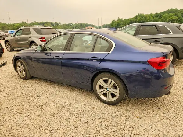 WBA8D9G33HNU66464 2017 BMW 3ER - Image 2