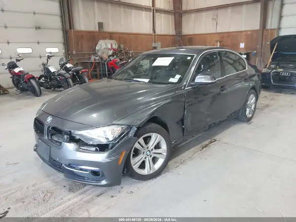 WBA8D9G34HNU61614 2017 BMW 3ER - Image 2