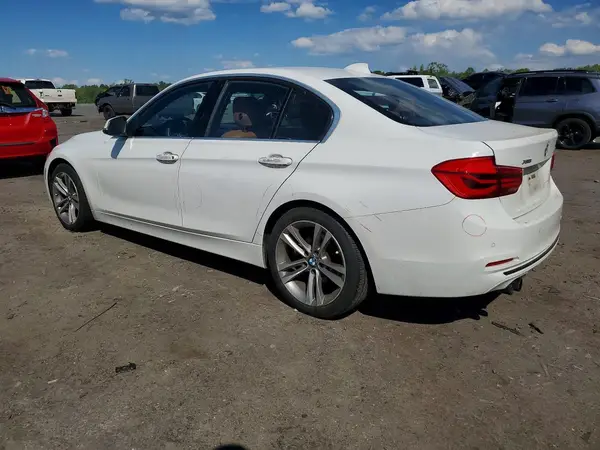 WBA8D9G34HNU62052 2017 BMW 3ER - Image 2