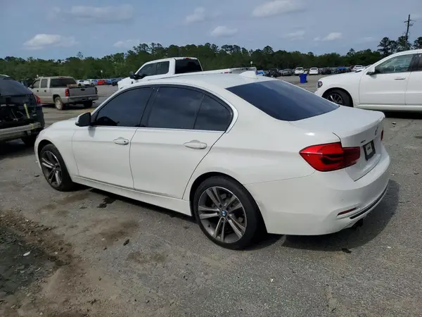 WBA8D9G34HNU63010 2017 BMW 3ER - Image 2