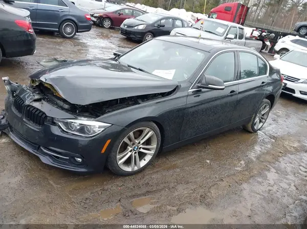 WBA8D9G34HNU63198 2017 BMW 3ER - Image 2