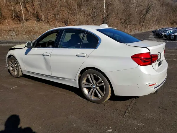 WBA8D9G34HNU64707 2017 BMW 3ER - Image 2