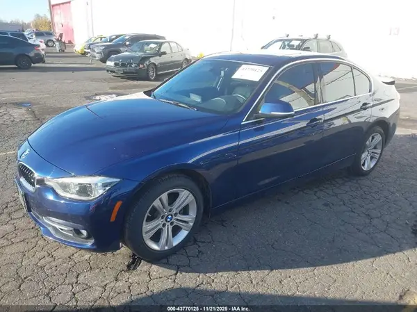WBA8D9G34HNU64710 2017 BMW 3ER - Image 2