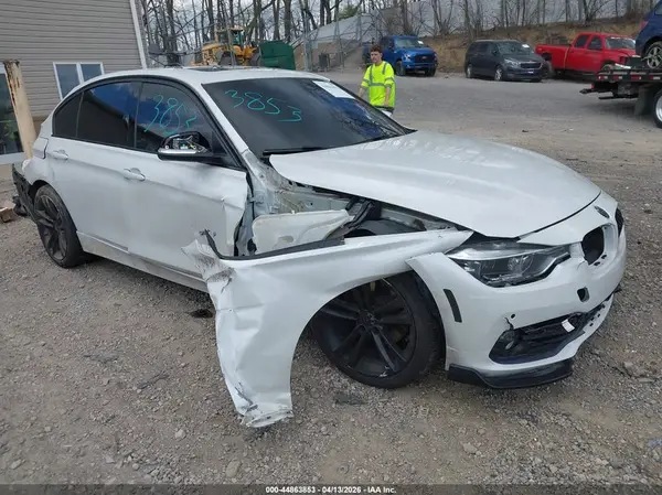 WBA8D9G34HNU65579 2017 BMW 3ER - Image 1