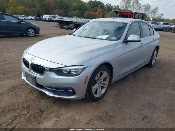 WBA8D9G35HNU61606 2017 BMW 3ER - Image 2