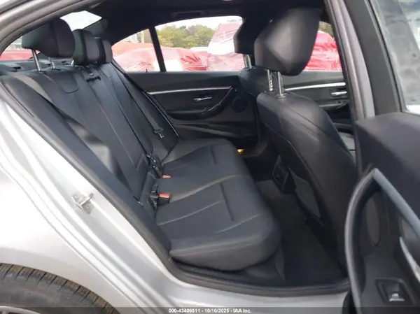 WBA8D9G35HNU61606 2017 BMW 3ER - Image 8
