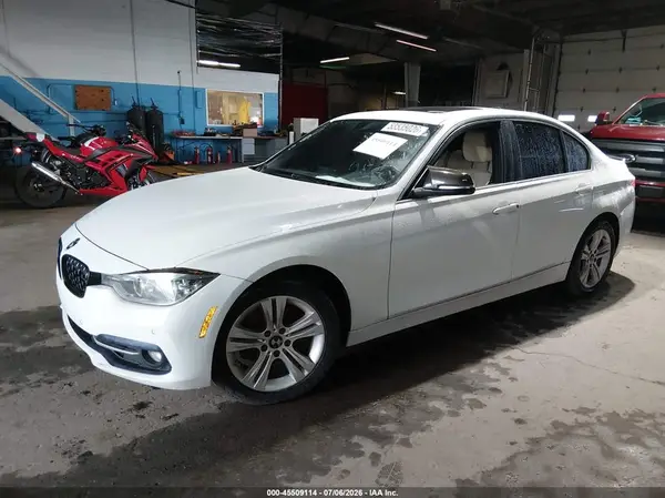 WBA8D9G35HNU61721 2017 BMW 3ER - Image 2