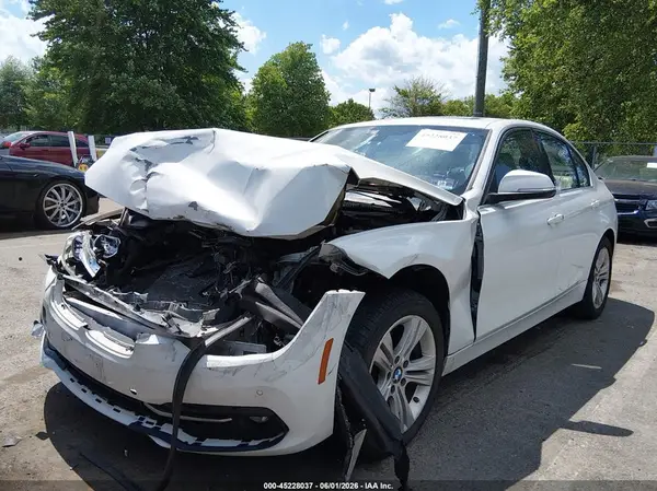 WBA8D9G35HNU61749 2017 BMW 3ER - Image 2