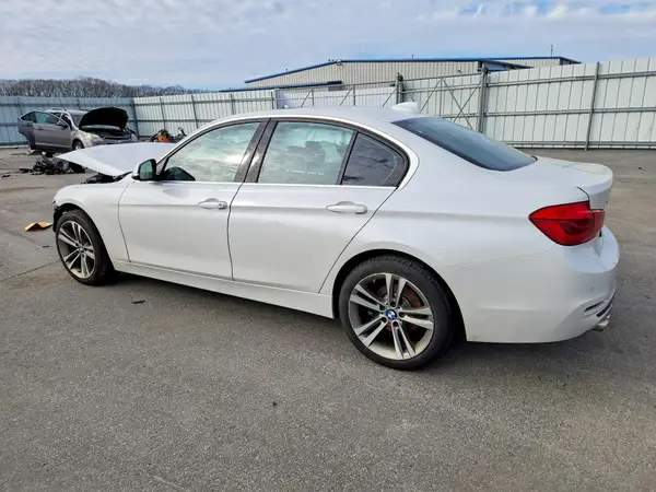WBA8D9G35HNU63663 2017 BMW 3ER - Image 2