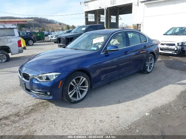 WBA8D9G35HNU65462 2017 BMW 3ER - Image 2