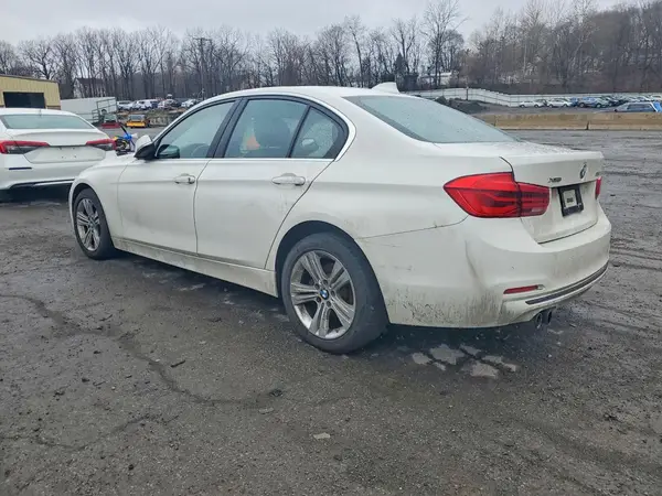 WBA8D9G35HNU65929 2017 BMW 3ER - Image 2