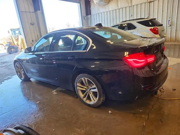 WBA8D9G36HNU61484 2017 BMW 3ER - Image 2