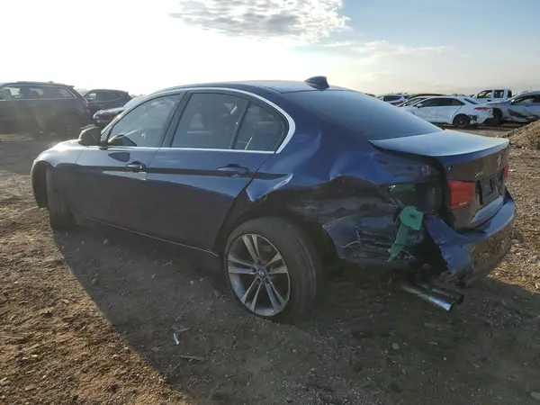 WBA8D9G36HNU62702 2017 BMW 3ER - Image 2