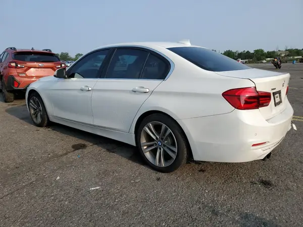 WBA8D9G36HNU63459 2017 BMW 3ER - Image 2