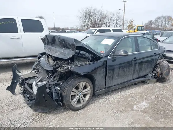 WBA8D9G36HNU64160 2017 BMW 3ER - Image 2