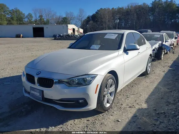 WBA8D9G36HNU64482 2017 BMW 3ER - Image 2