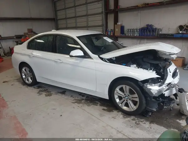 WBA8D9G36HNU65213 2017 BMW 3ER - Image 1