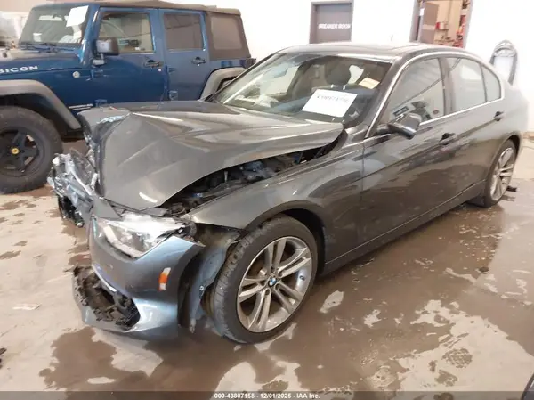 WBA8D9G36HNU65633 2017 BMW 3ER - Image 2