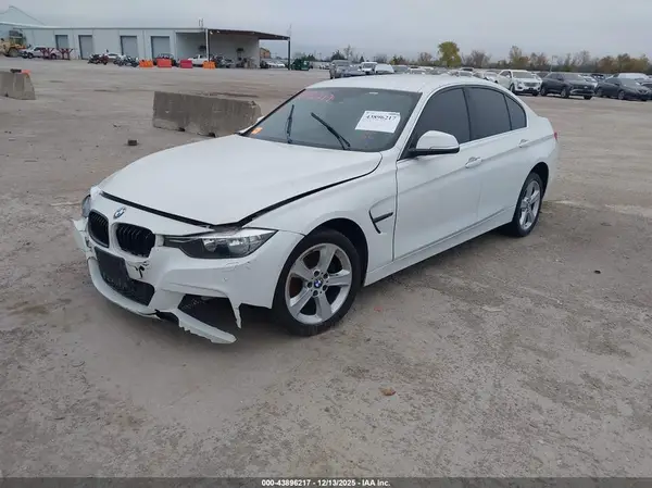 WBA8D9G36HNU66295 2017 BMW 3ER - Image 2