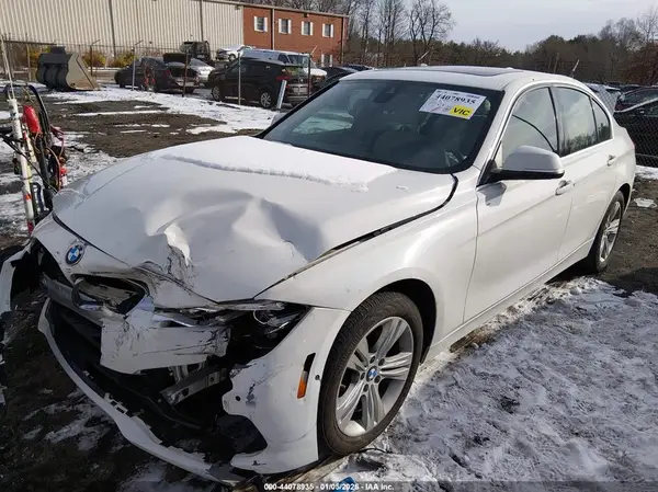 WBA8D9G37HNU63518 2017 BMW 3ER - Image 2
