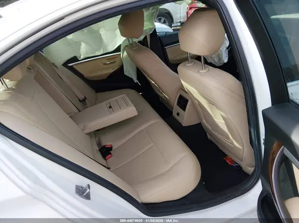 WBA8D9G37HNU63518 2017 BMW 3ER - Image 8