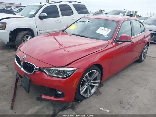 WBA8D9G37HNU64779 2017 BMW 3ER - Image 2