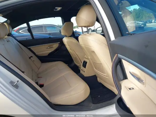 WBA8D9G37HNU65768 2017 BMW 3ER - Image 8