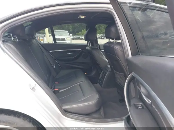 WBA8D9G38HNU61731 2017 BMW 3ER - Image 8